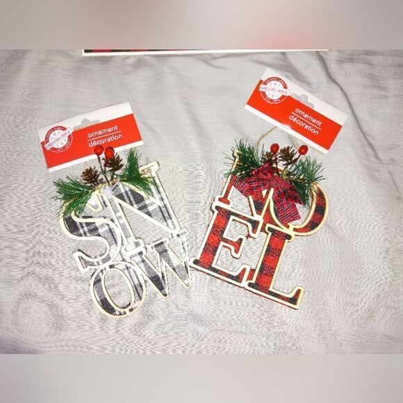 Holiday Decor Christmas Hanging Wall/Door Sign and Ornaments Bundle lot - Picture 4 of 5